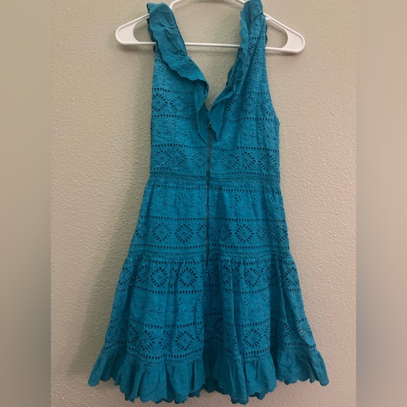 ALICE + OLIVIA Cantara Lace Overlay Dress - Picture 9 of 13